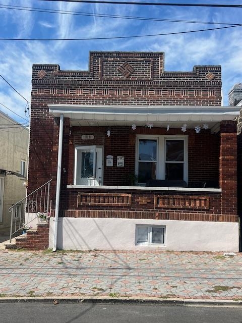 [ click for enlarged photo and details; hover to pause slide show ]