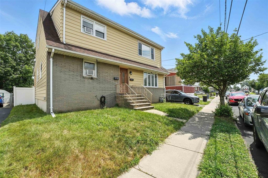 [ click for enlarged photo and details; hover to pause slide show ]