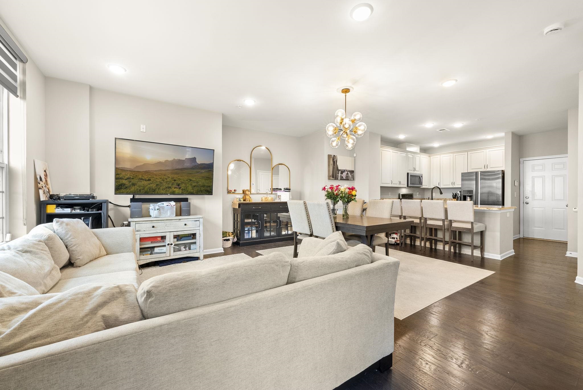 [ click for enlarged photo and details; hover to pause slide show ]