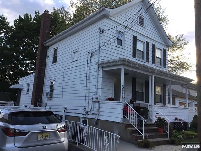 [ click for enlarged photo and details; hover to pause slide show ]