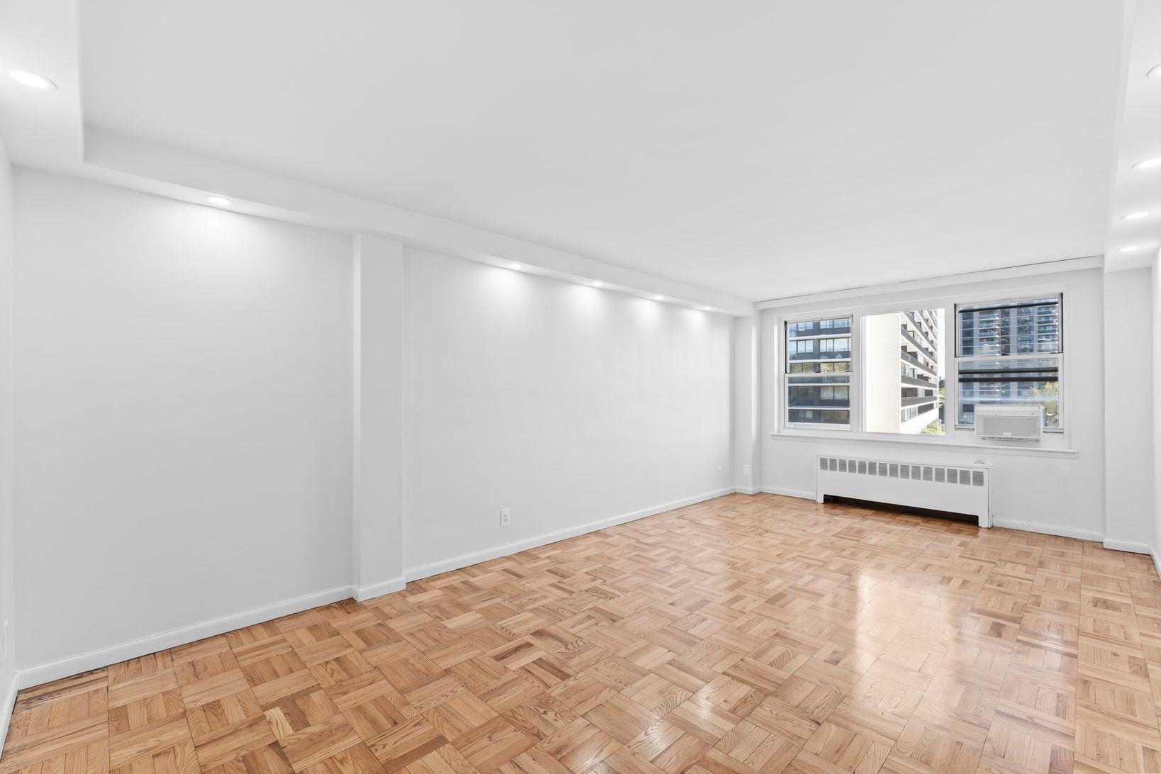 [ click for enlarged photo and details; hover to pause slide show ]