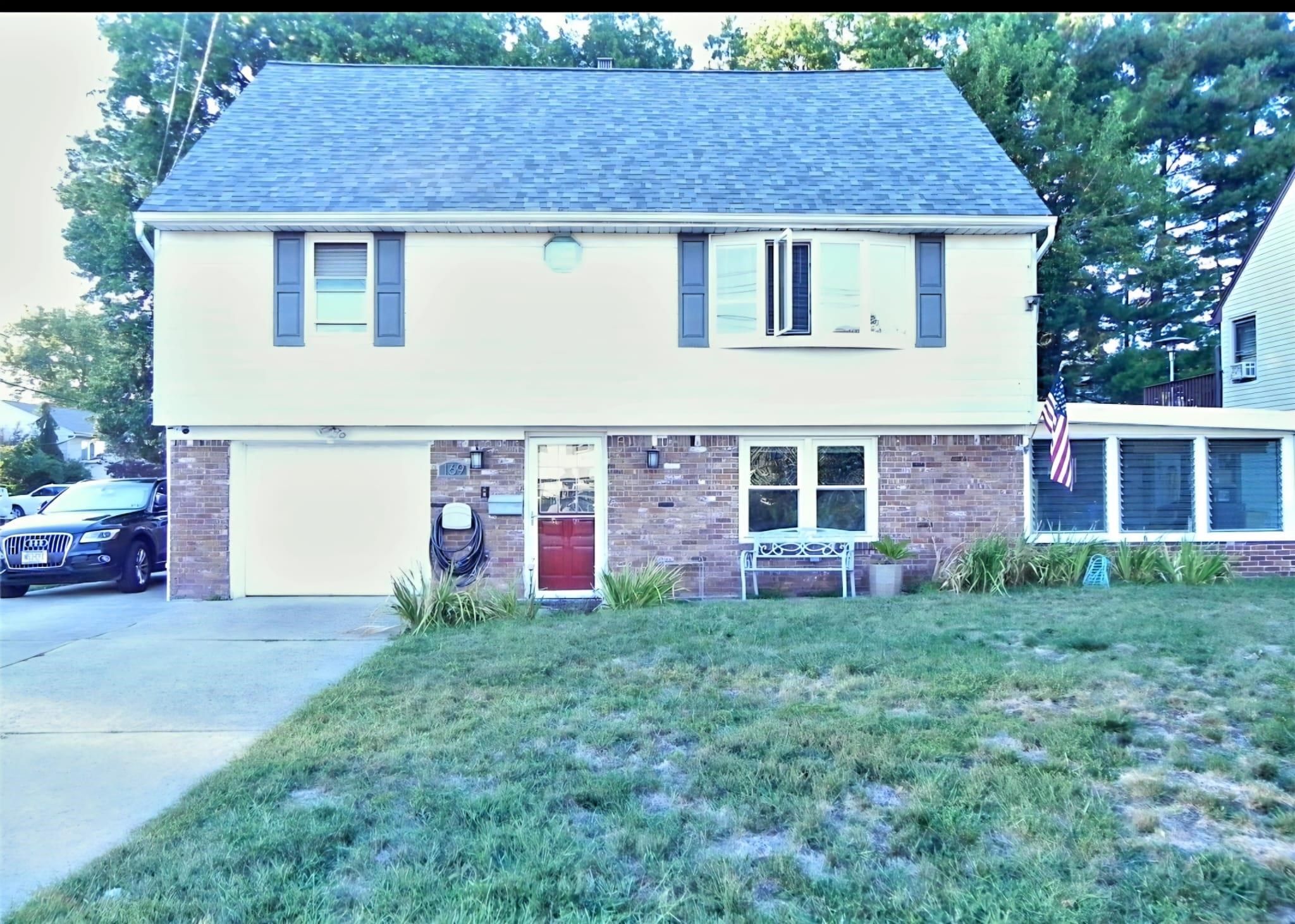 [ click for enlarged photo and details; hover to pause slide show ]