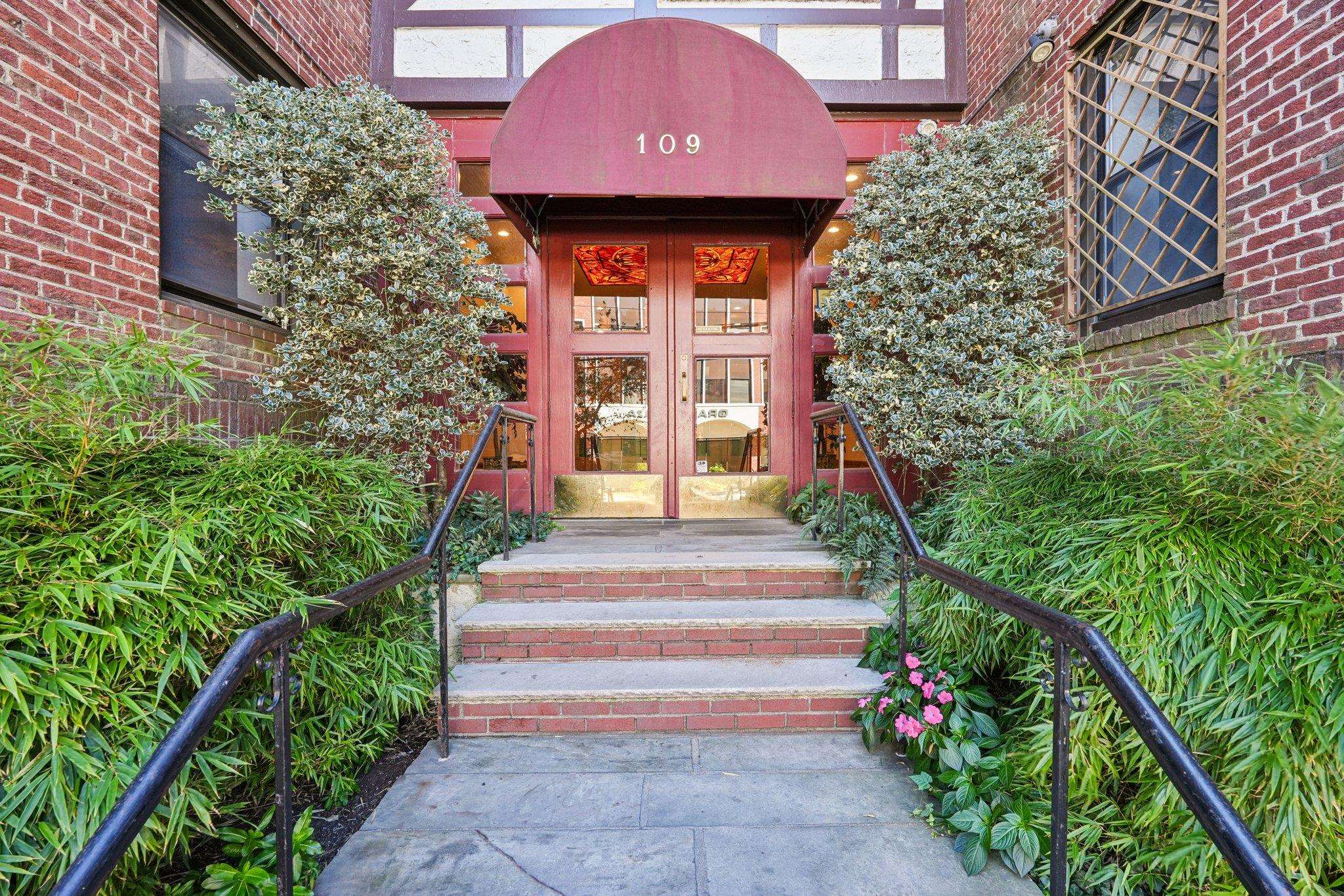 [ click for enlarged photo and details; hover to pause slide show ]