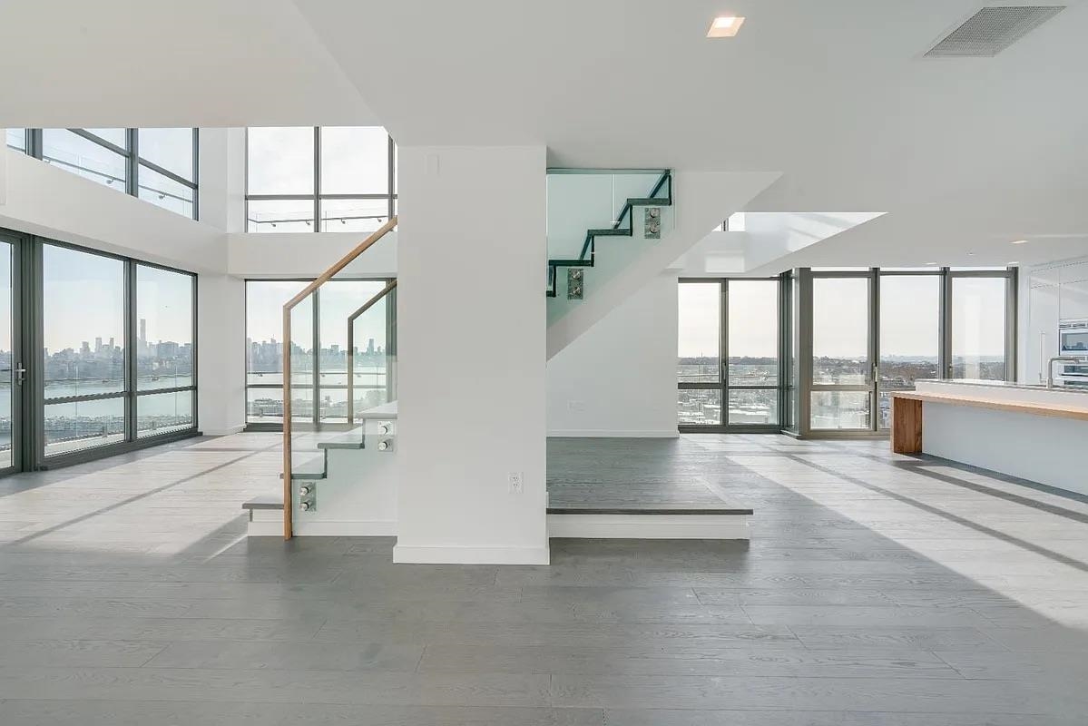 [ click for enlarged photo and details; hover to pause slide show ]