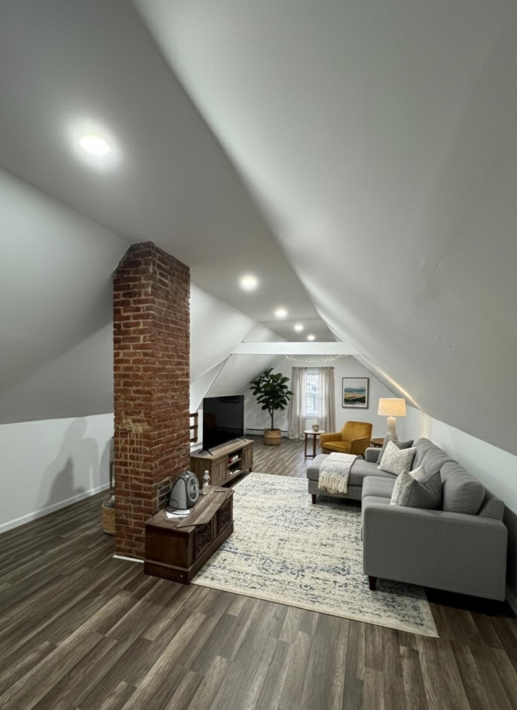 [ click for enlarged photo and details; hover to pause slide show ]