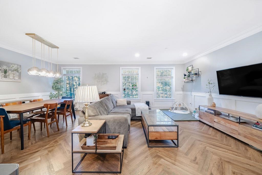 [ click for enlarged photo and details; hover to pause slide show ]